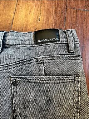 Kendall + Kylie The Icon High Rise- Acid Wash Gray Jeans - Casual Slim Fit